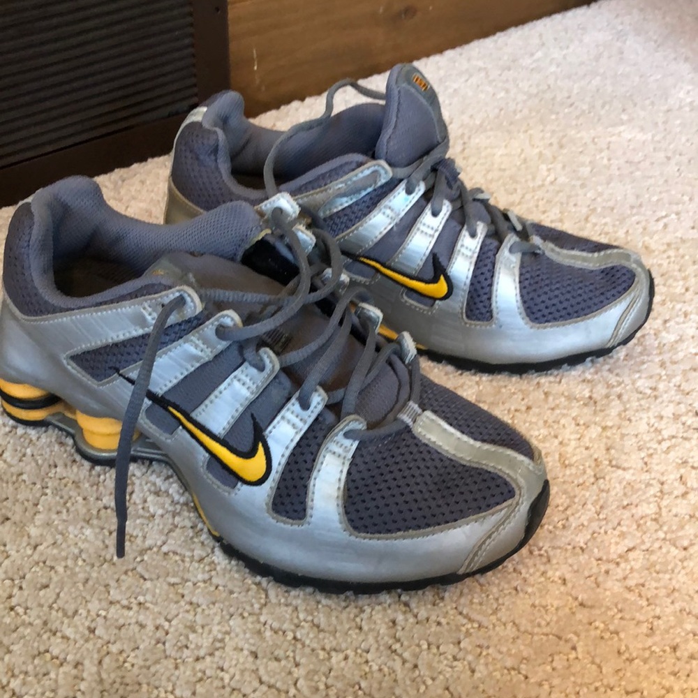 Nike Shox youth size four